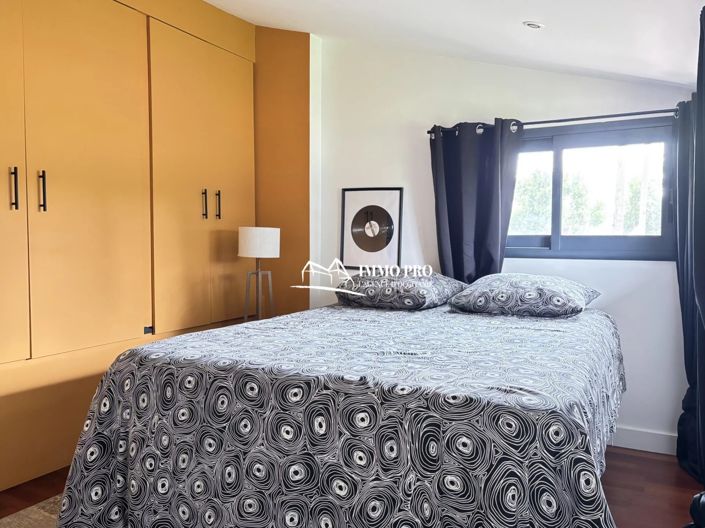 Image No.22-5 Bed House for sale