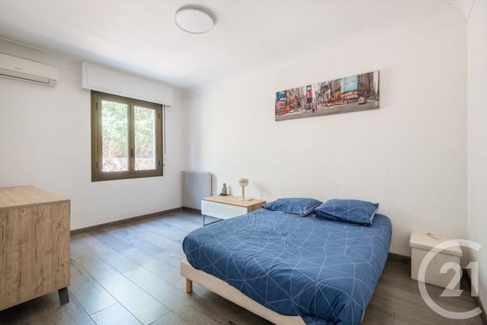 Image No.19-4 Bed House for sale