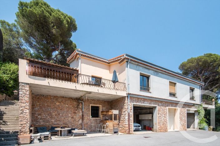 Image No.25-4 Bed House for sale
