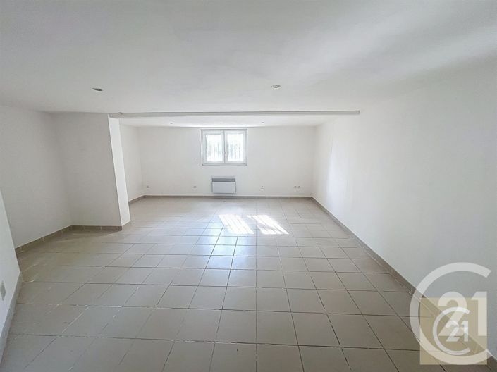 Image No.11-3 Bed House for sale