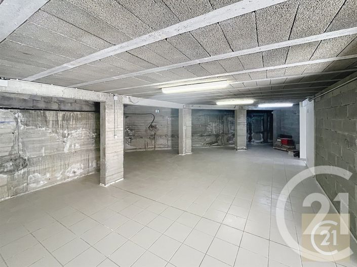Image No.17-3 Bed House for sale