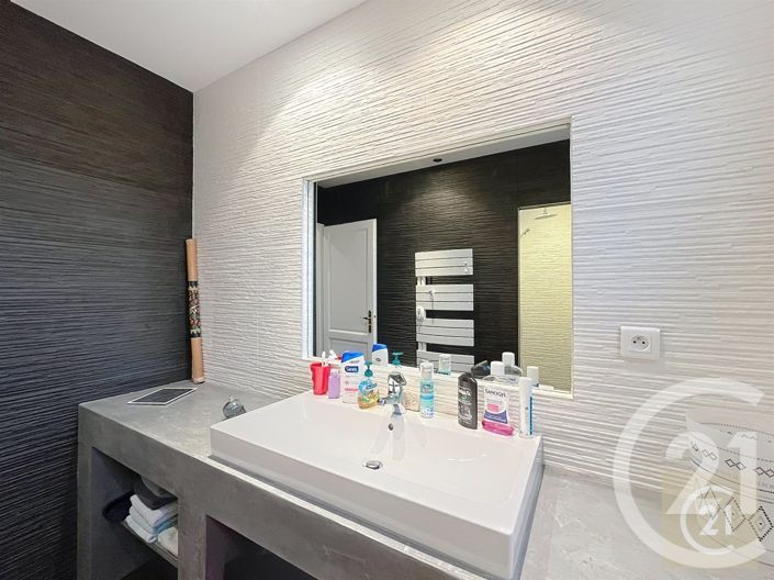 Image No.22-4 Bed House for sale