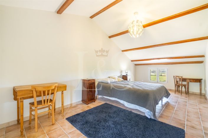 Image No.18-5 Bed House for sale