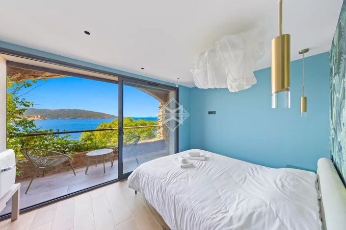 Image No.7-12 Bed House for sale