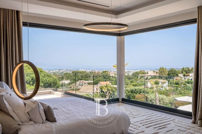 Image No.14-5 Bed House for sale