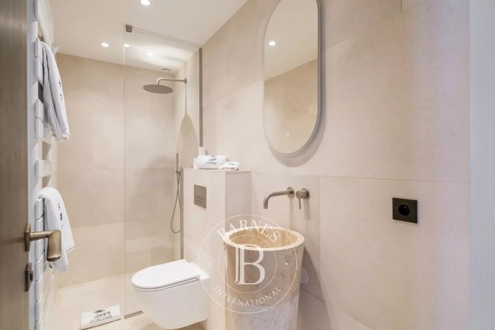 Image No.17-5 Bed House for sale