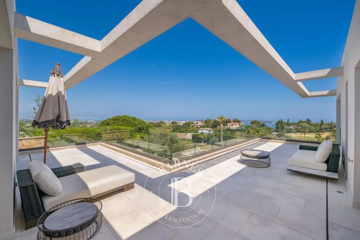 Image No.30-5 Bed House for sale