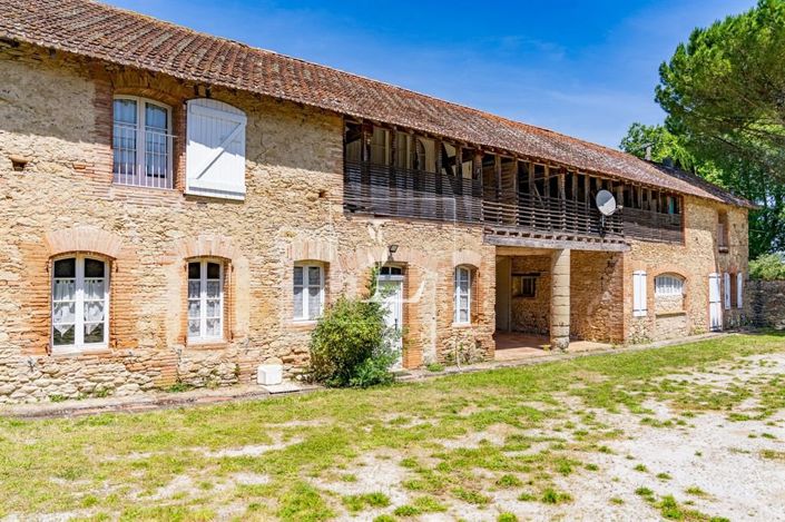 Image No.18-24 Bed Property for sale