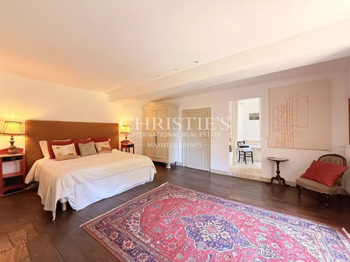 Image No.17-6 Bed House for sale