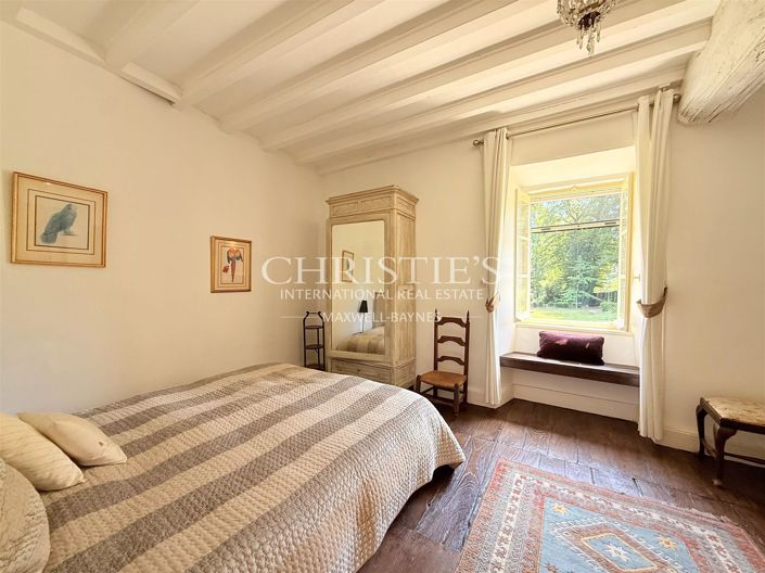 Image No.24-6 Bed House for sale