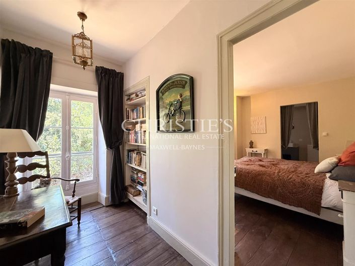 Image No.28-6 Bed House for sale