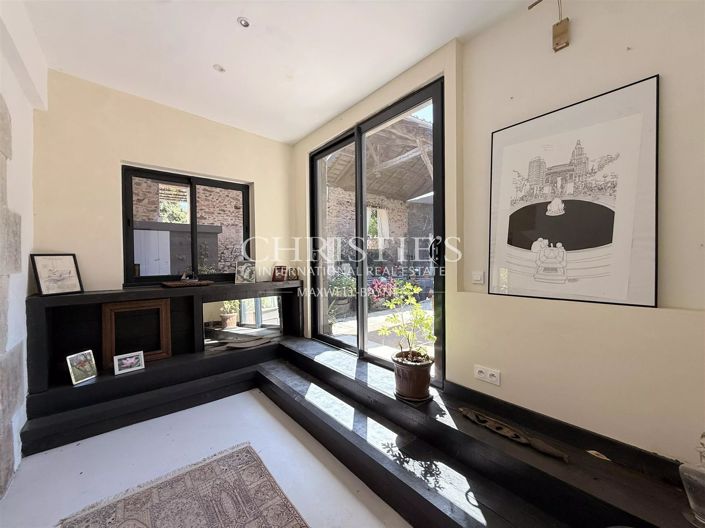 Image No.40-6 Bed House for sale