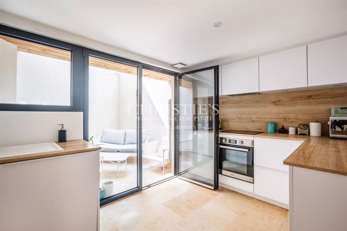 Image No.5-2 Bed House for sale