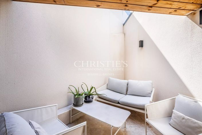 Image No.7-2 Bed House for sale