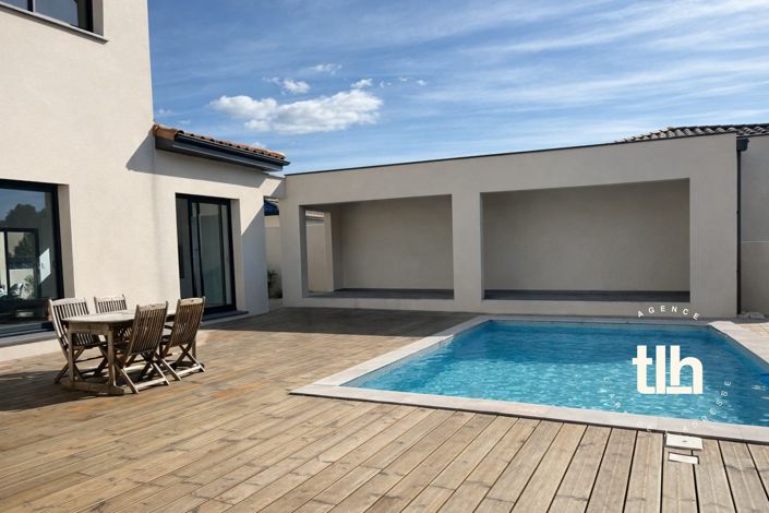 Image No.2-4 Bed House for sale