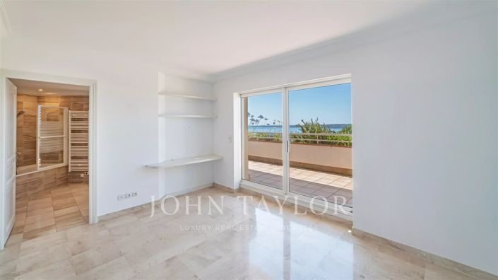 Image No.10-3 Bed Apartment for sale