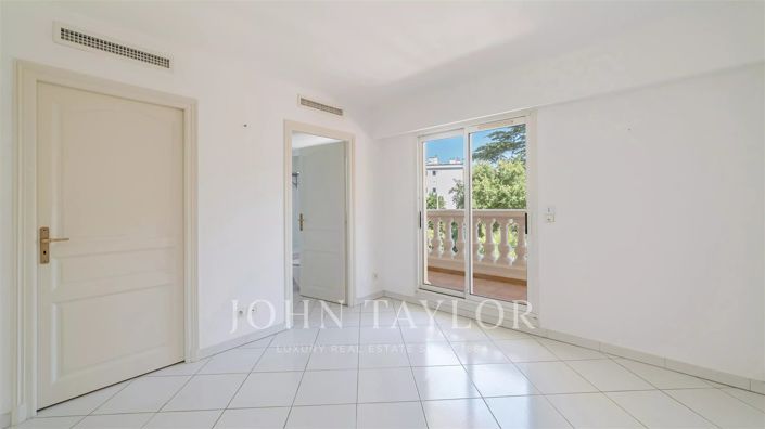 Image No.15-3 Bed Apartment for sale