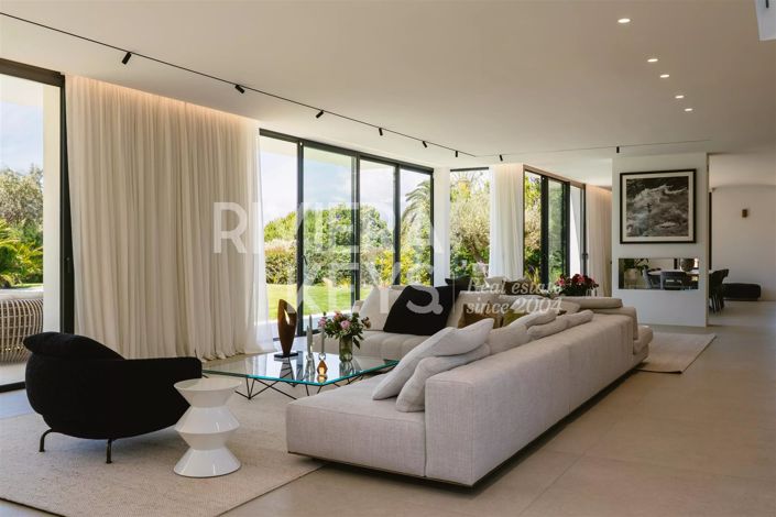 Image No.12-7 Bed House for sale