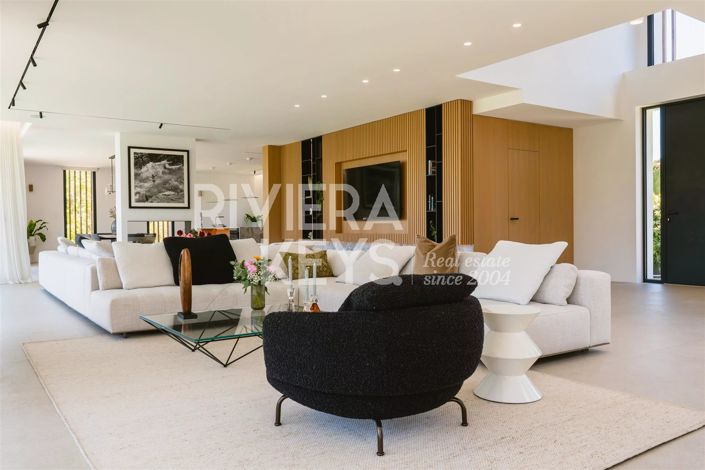 Image No.9-7 Bed House for sale