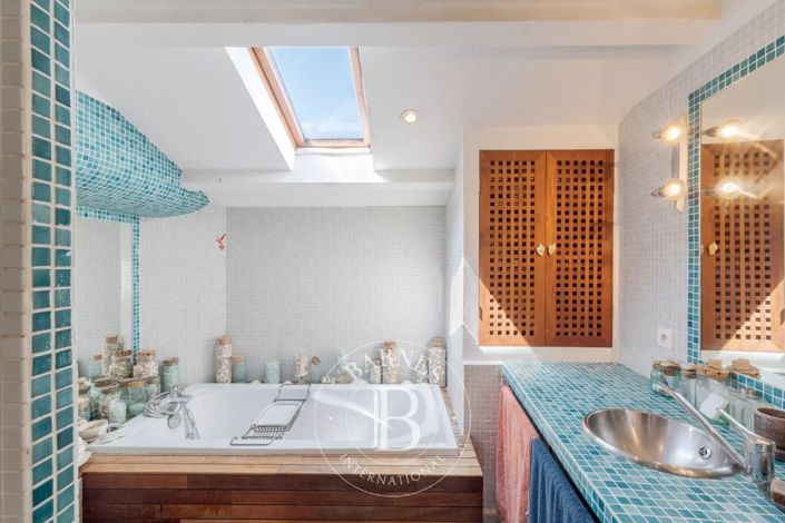 Image No.12-3 Bed House for sale
