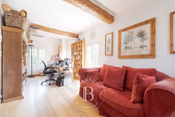 Image No.14-3 Bed House for sale