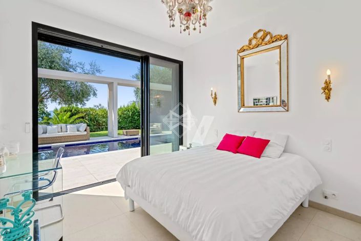 Image No.10-4 Bed House for sale