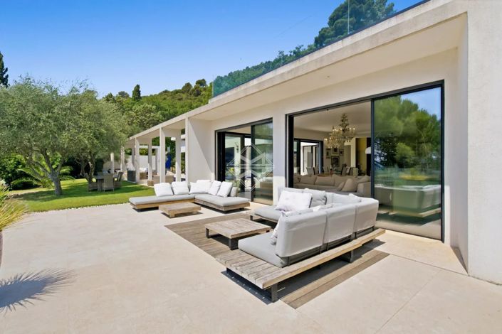 Image No.17-4 Bed House for sale