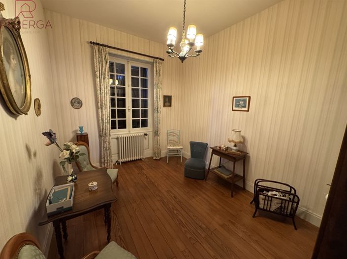 Image No.17-4 Bed House for sale
