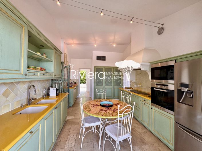 Image No.16-6 Bed House for sale