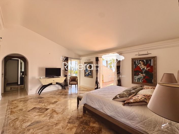Image No.19-6 Bed House for sale