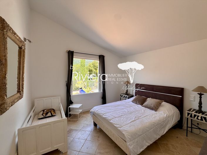 Image No.22-6 Bed House for sale
