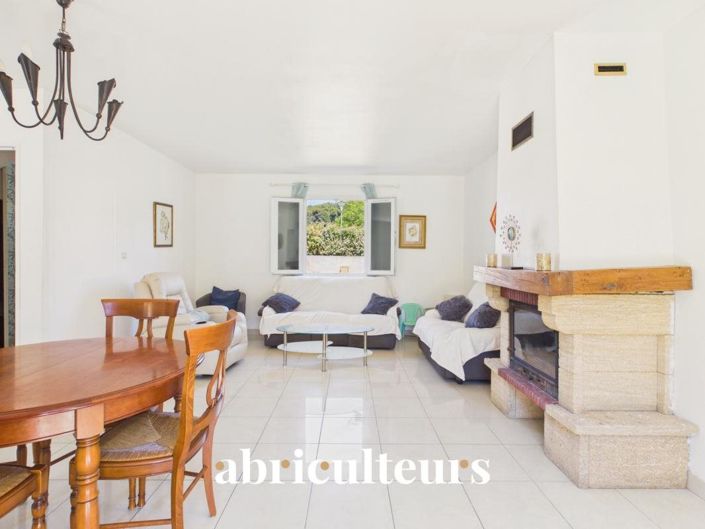 Image No.5-5 Bed House for sale