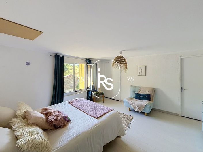 Image No.9-2 Bed House for sale