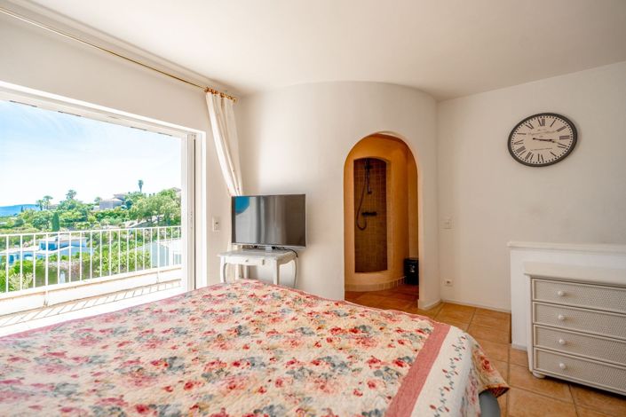 Image No.6-4 Bed House for sale