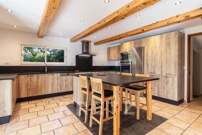 Image No.16-7 Bed House for sale