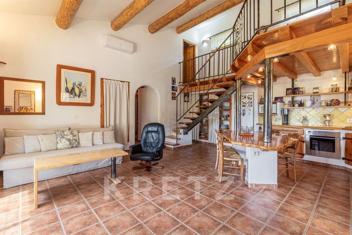 Image No.19-7 Bed House for sale
