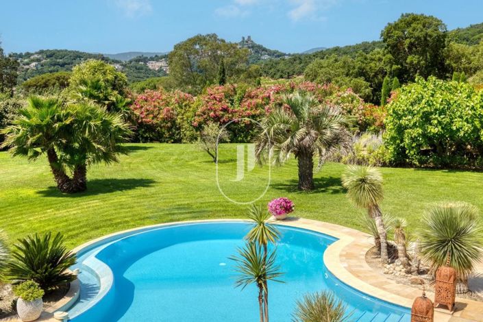 Image No.3-4 Bed House for sale