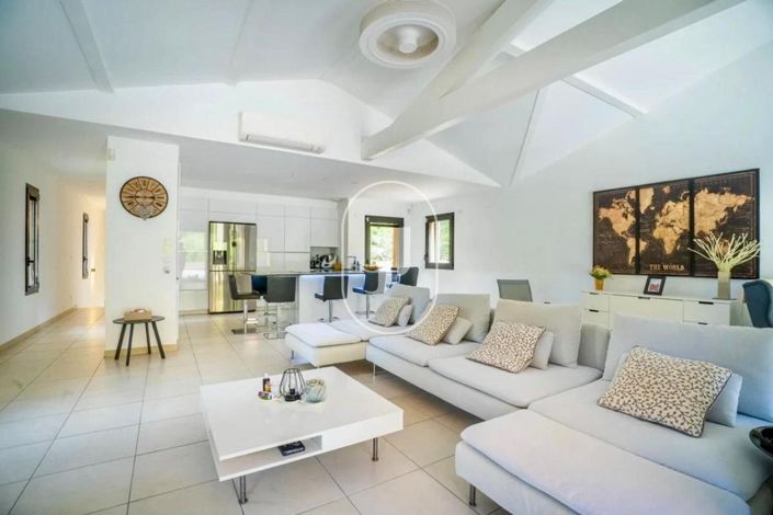 Image No.5-4 Bed House for sale