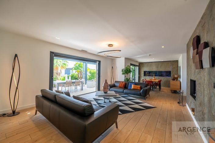 Image No.5-4 Bed House for sale