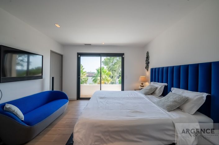 Image No.9-4 Bed House for sale