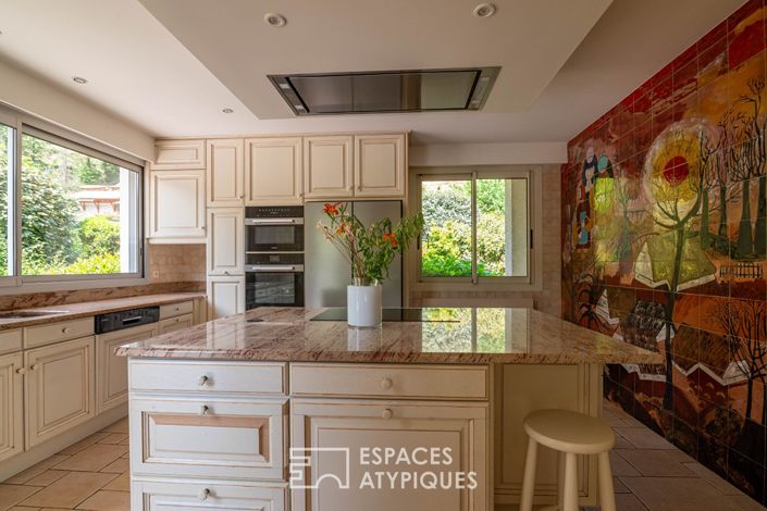 Image No.9-5 Bed House for sale