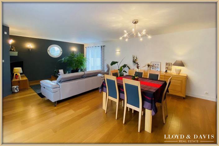 Image No.9-4 Bed House for sale