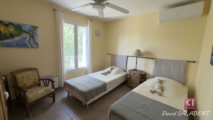 Image No.16-4 Bed House for sale