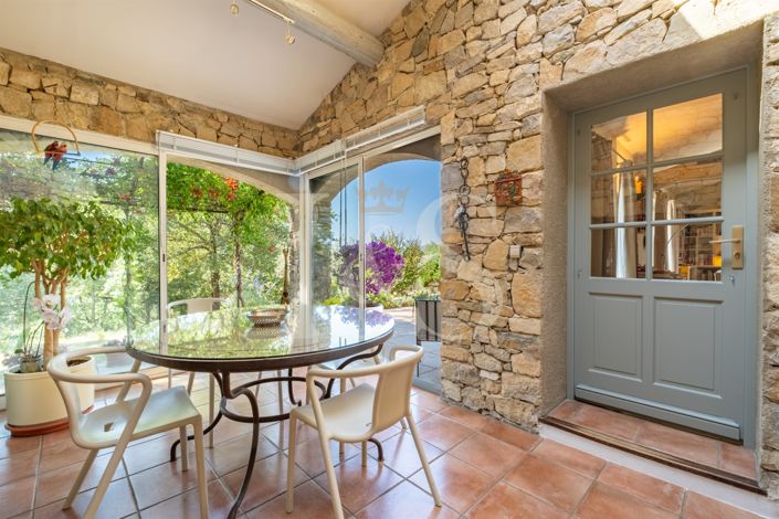 Image No.11-6 Bed House for sale