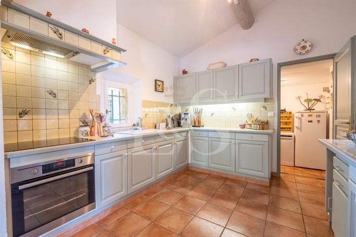 Image No.15-6 Bed House for sale