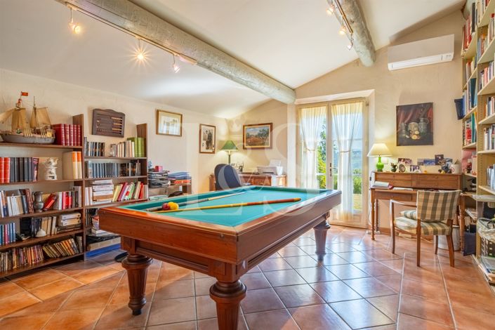 Image No.17-6 Bed House for sale