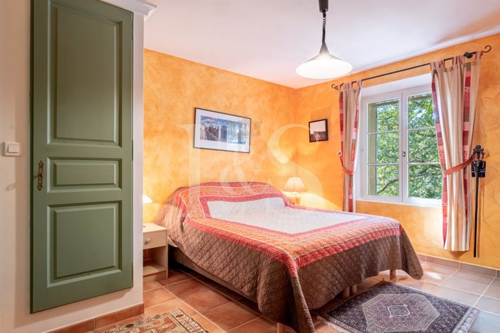 Image No.20-6 Bed House for sale