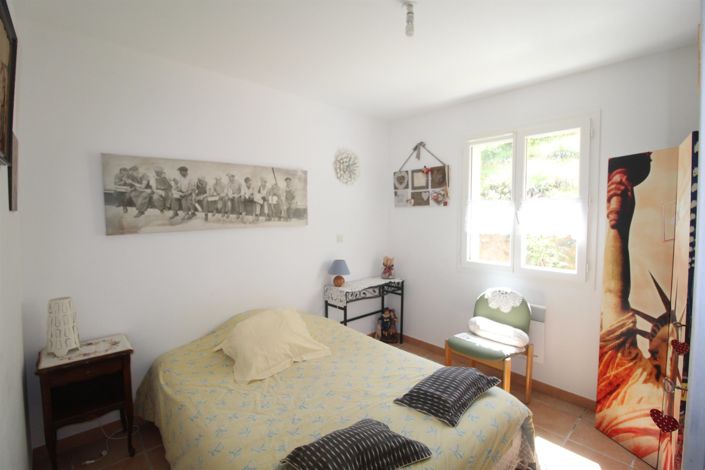 Image No.10-3 Bed House for sale