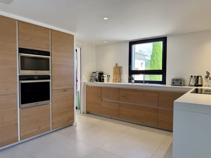 Image No.13-4 Bed House for sale