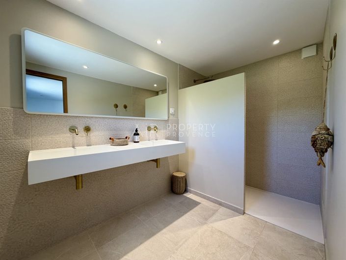 Image No.18-4 Bed House for sale